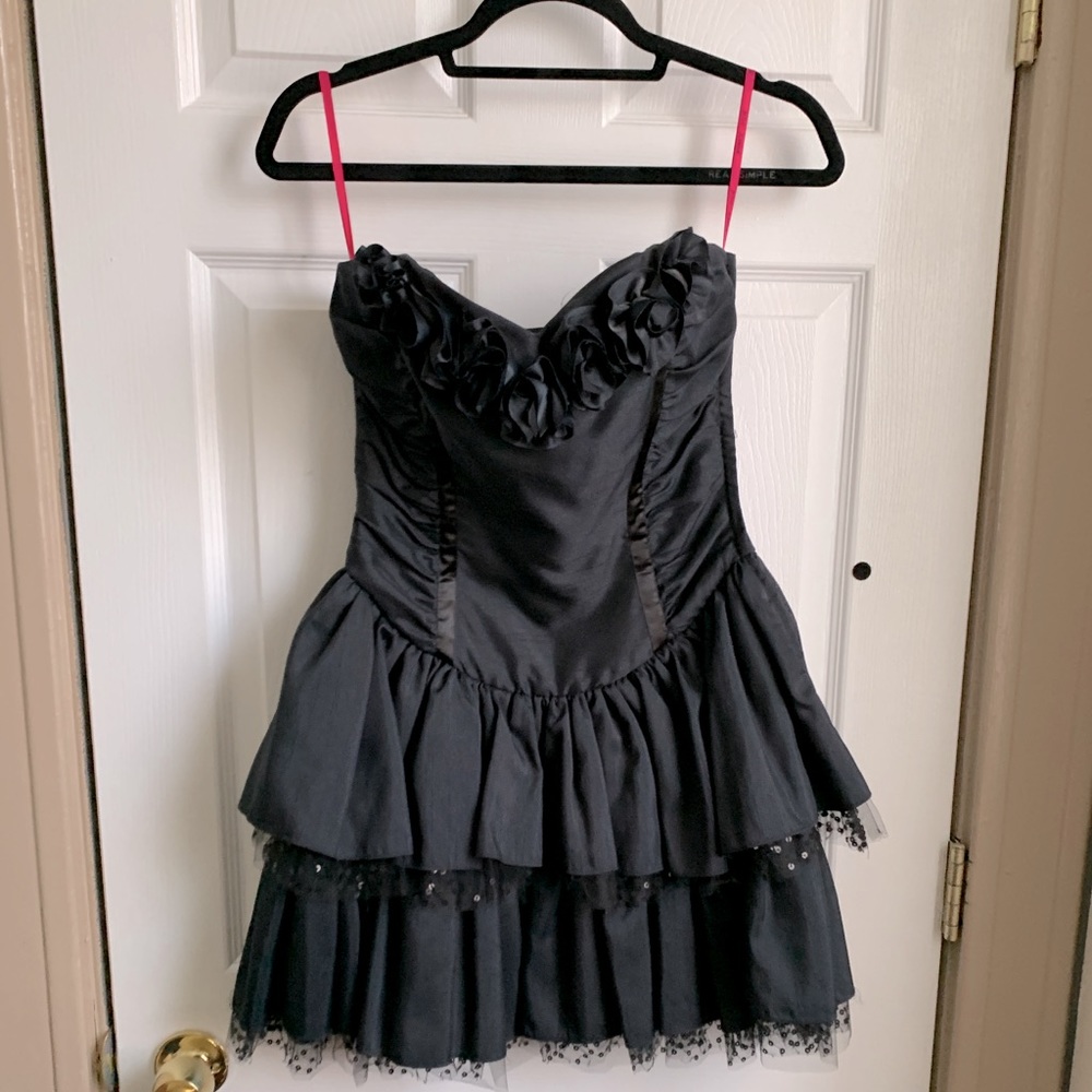 Betsey Johnson tea length party dress size 6